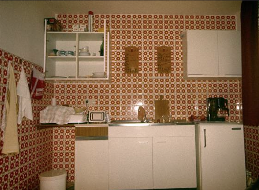 Original photo of a kitchen to be redone